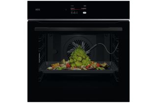 AEG TE7PB731AB 7000 Series 71L Built‑In Pyrolytic Single Oven - Black
