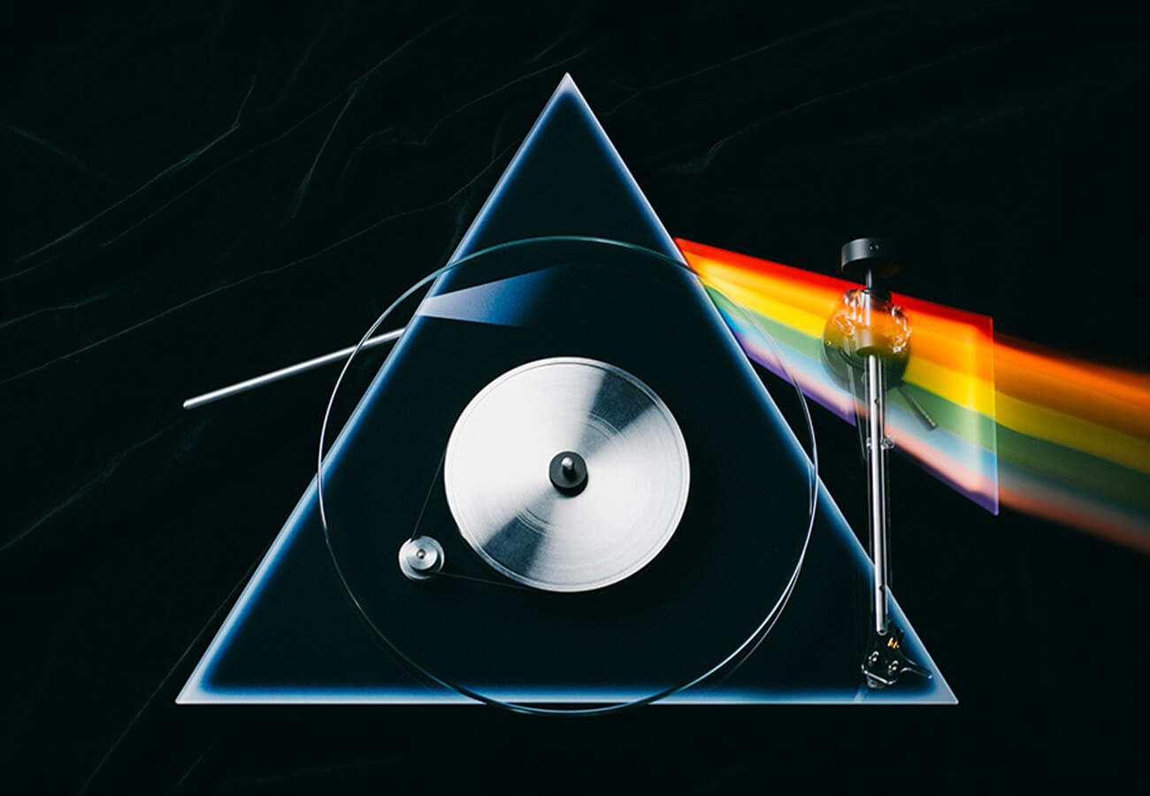 Pro-Ject The Dark Side Of The Moon Belt Driven Turntable Pro-Ject The Dark Side Of The Moon Belt Driven Turntable